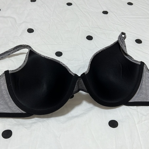 Bundle of 38D Bras - Picture 8 of 9